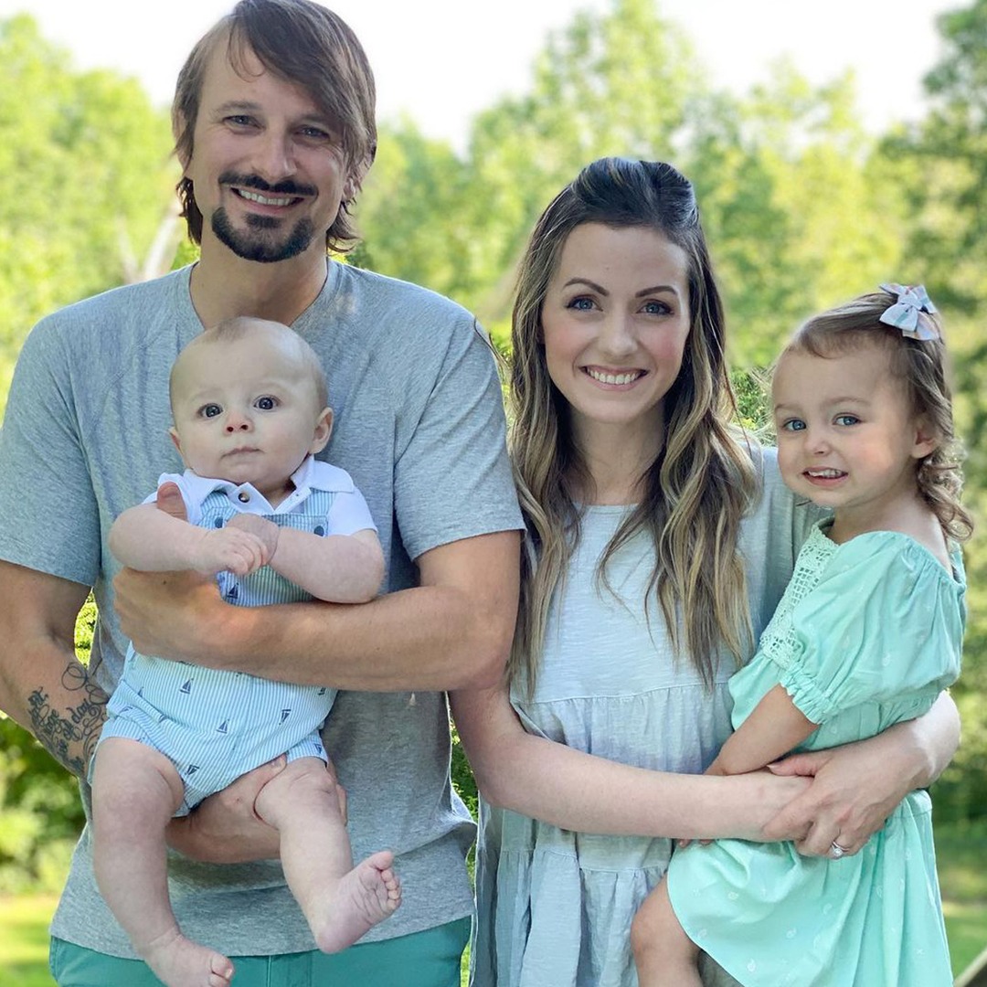 Bachelor Nation Exes Evan Bass and Carly Waddell Reunited for Mother's Day, But It's Not What You Think - E! Online - NewsOpener Bachelor Nation Exes Evan Bass and Carly Waddell Reunited for Mother's Day, But It's Not What You Think - E! Online